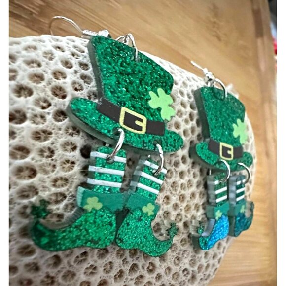 St Patricks Day Earrings Dangling Wiggly Legs Leprechaun Hat Festive Par… - Picture 5 of 12